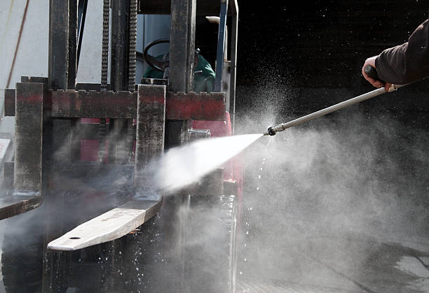 Best Deck Cleaning Services  in Altamont, IL